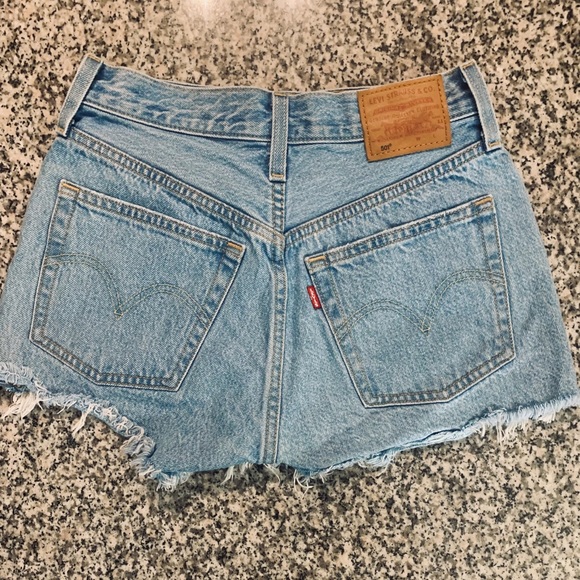 Levi’s Premium 501 Shorts - Picture 2 of 2